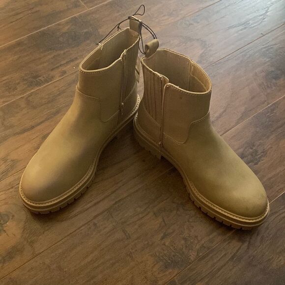 Lug Boots size 12 wide - Picture 3 of 6